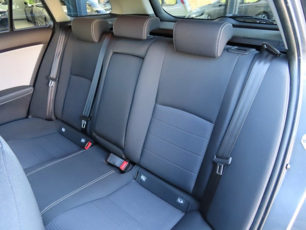 Hoofdafbeelding Toyota Avensis