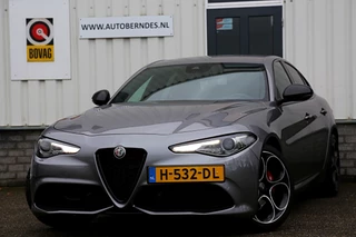 Alfa Romeo Giulia 2.0 T 280PK AWD Veloce Aut.*NL-Auto*Perfect Onderh.*Black Pack/Sportstoelen Leder/Stoelverw./Stuurverw./Apple Carplay-Android/LED/Camera/Memorie/Keyless Entry+Go/Dodehoek/Rijstrook/Parkeersens.V+A/19 inch LM*