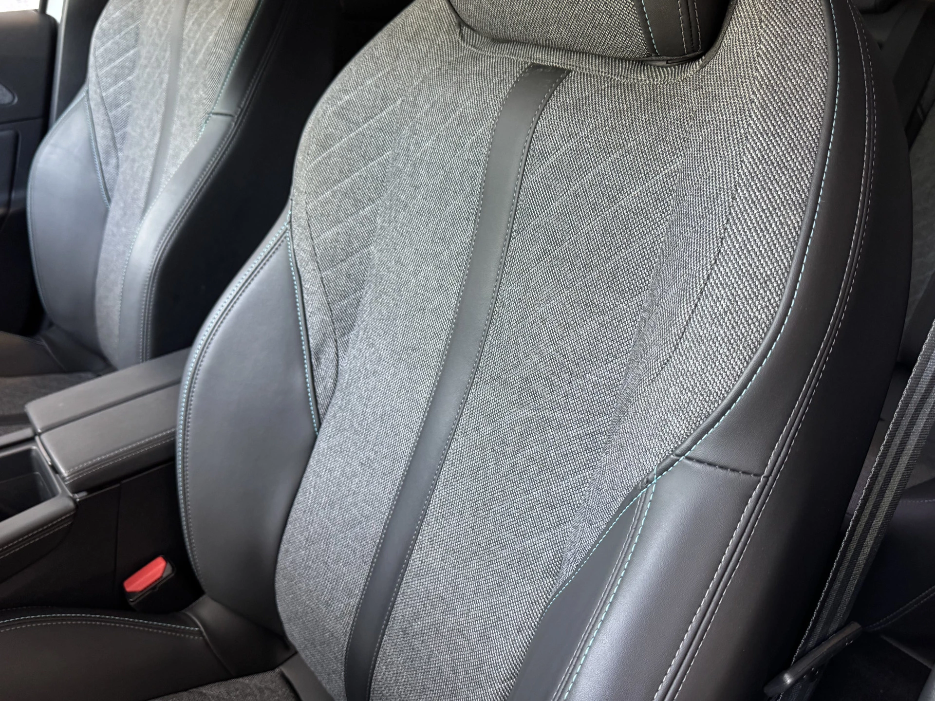 Hoofdafbeelding Peugeot 408