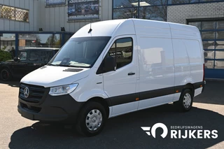 Hoofdafbeelding Mercedes-Benz eSprinter Mercedes-Benz eSprinter 320 L2H2 Pro 81kWh Snellader, Navigatie, Trekhaak, Winterpakket, Etc.
