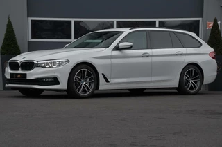 Hoofdafbeelding BMW 5 Serie BMW 5-serie Touring 530i xDrive Executive| Camera | Trekhaak