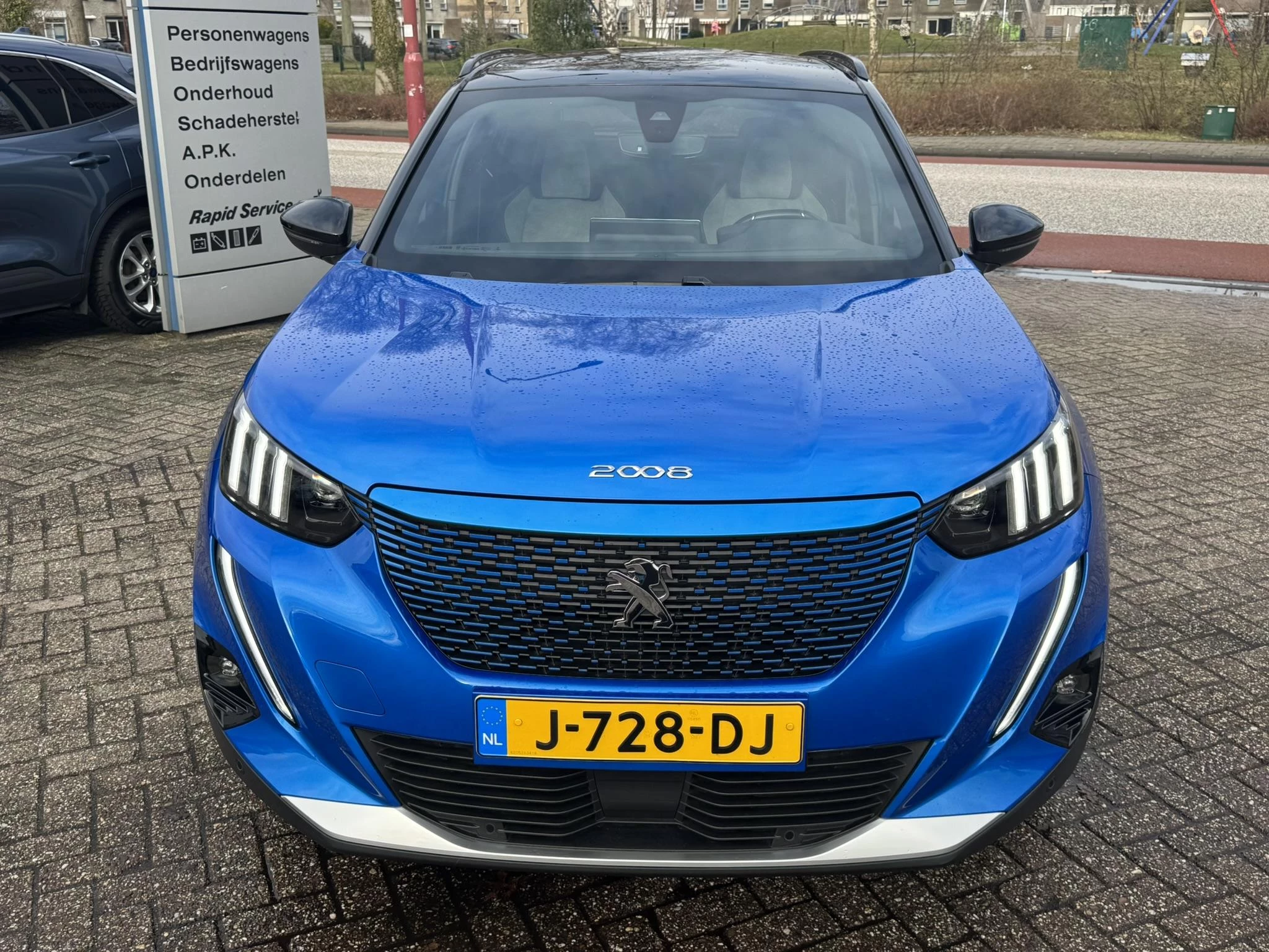 Hoofdafbeelding Peugeot e-2008