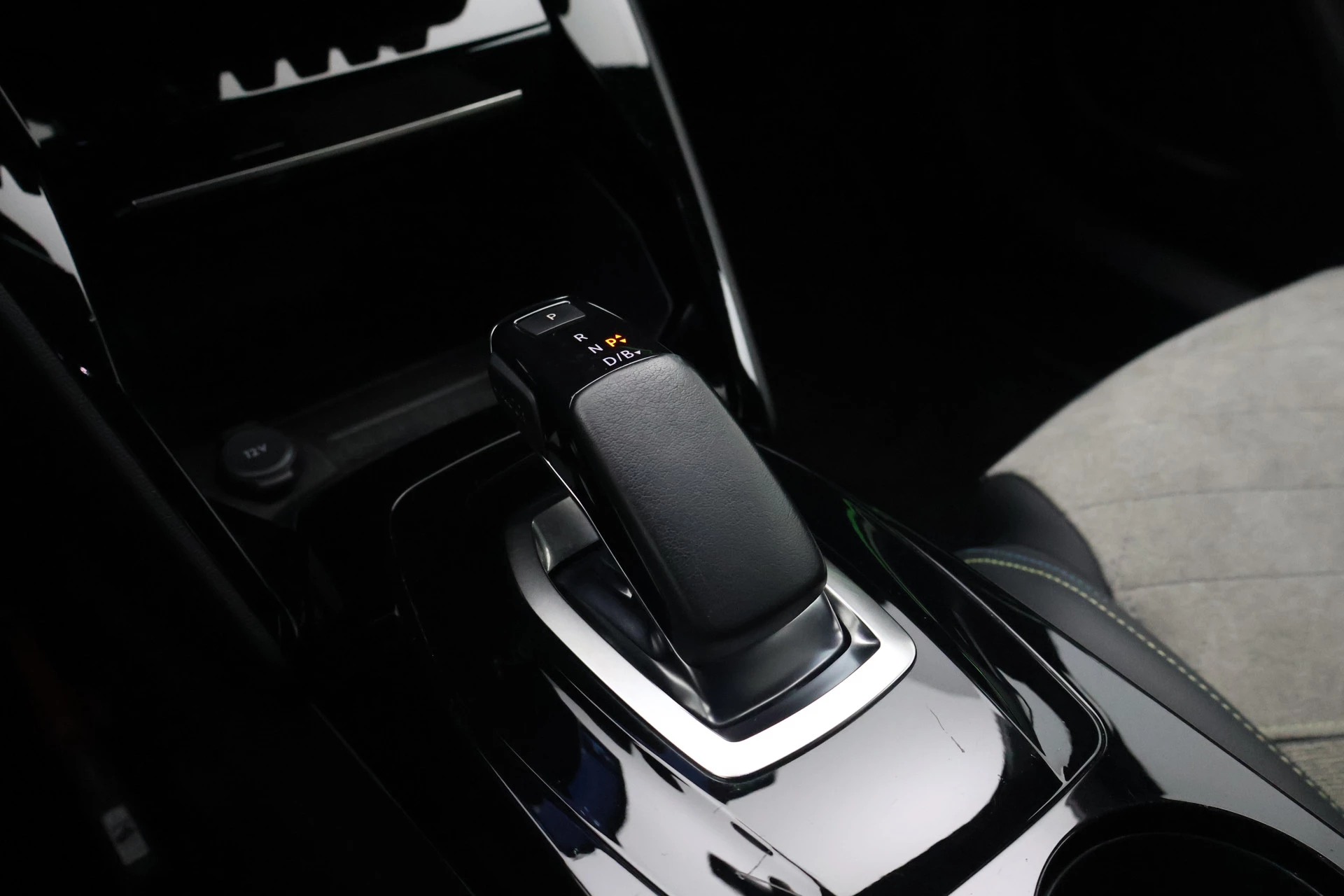 Hoofdafbeelding Peugeot e-2008