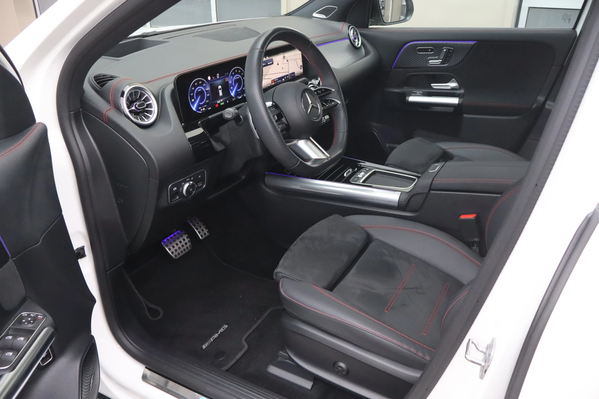 Hoofdafbeelding Mercedes-Benz EQA