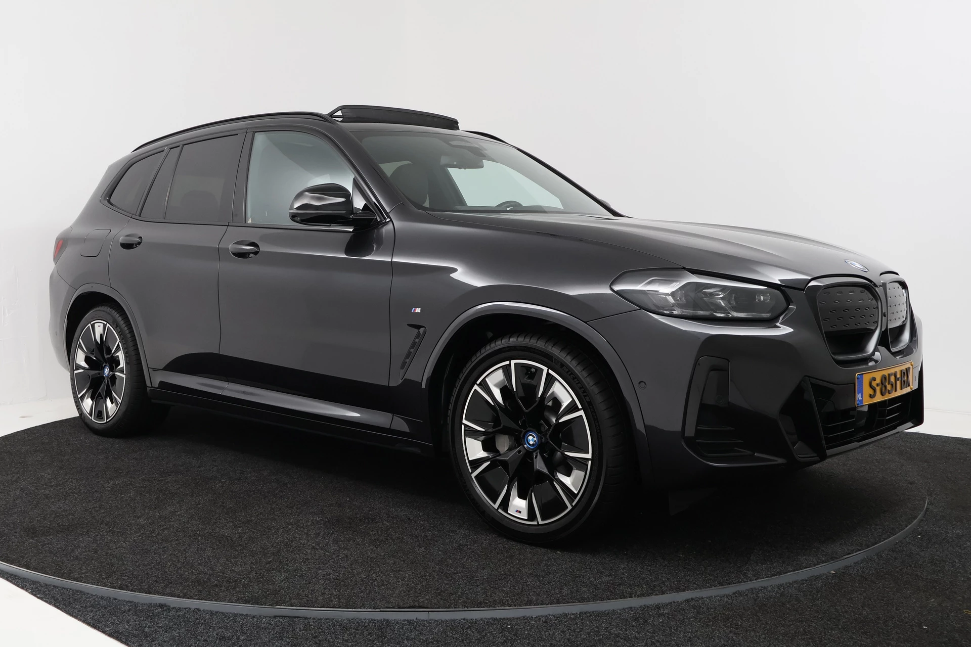 Hoofdafbeelding BMW iX3