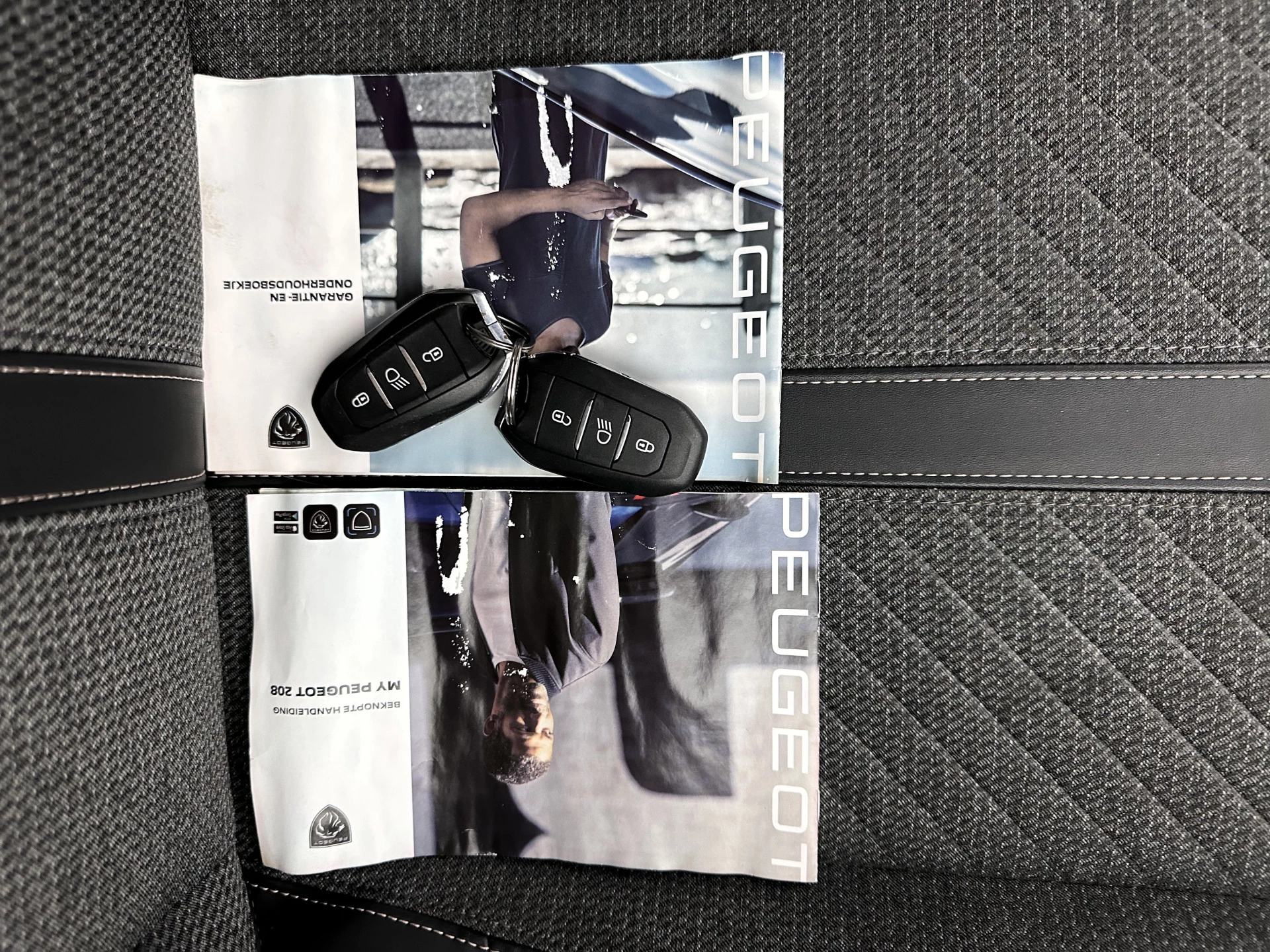 Hoofdafbeelding Peugeot e-208