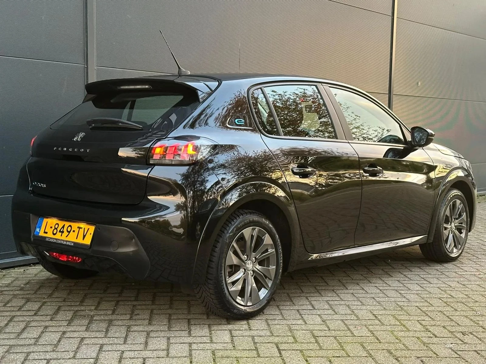 Hoofdafbeelding Peugeot e-208
