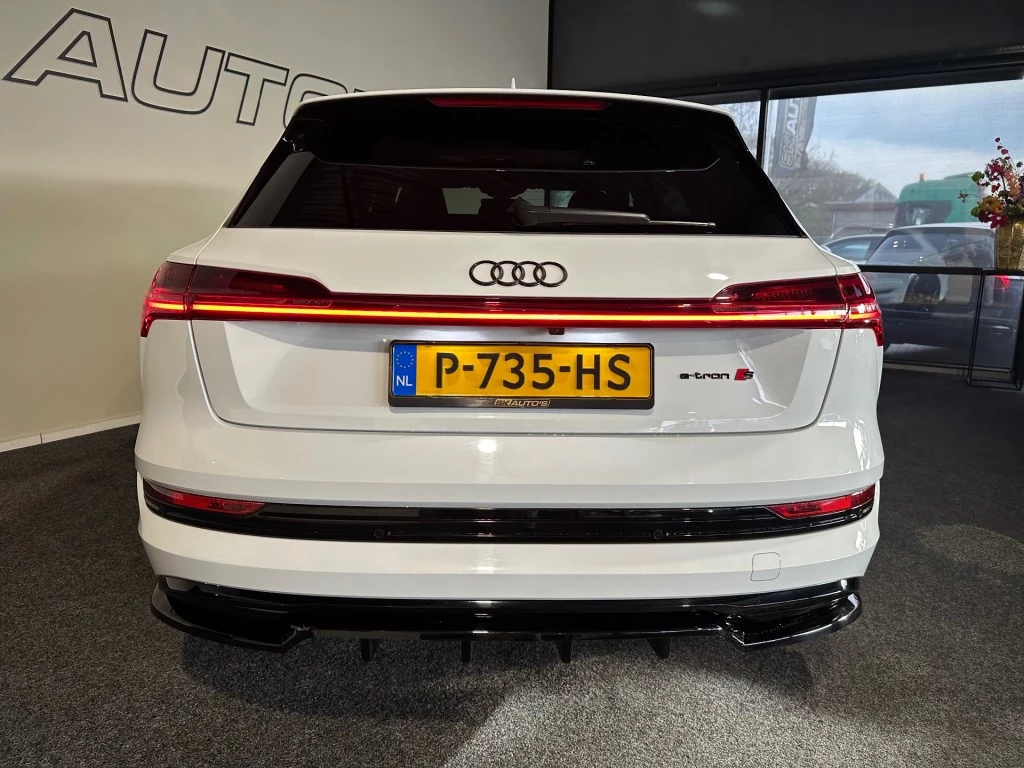 Hoofdafbeelding Audi e-tron