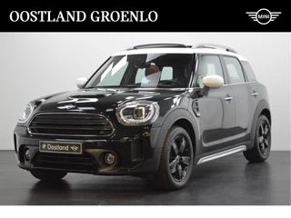 Hoofdafbeelding MINI Countryman MINI Countryman Cooper Classic Automaat / Panoramadak / LED / Stuurverwarming / Comfort Access / Comfortstoelen / Cruise Control / Leder