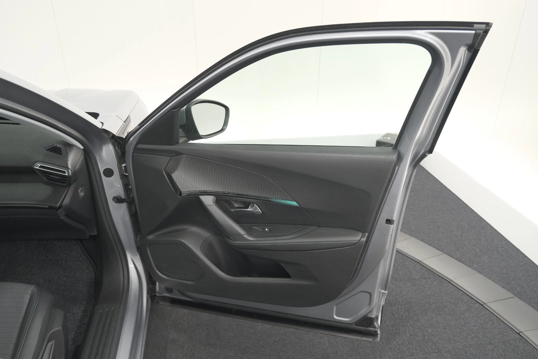 Hoofdafbeelding Peugeot e-2008