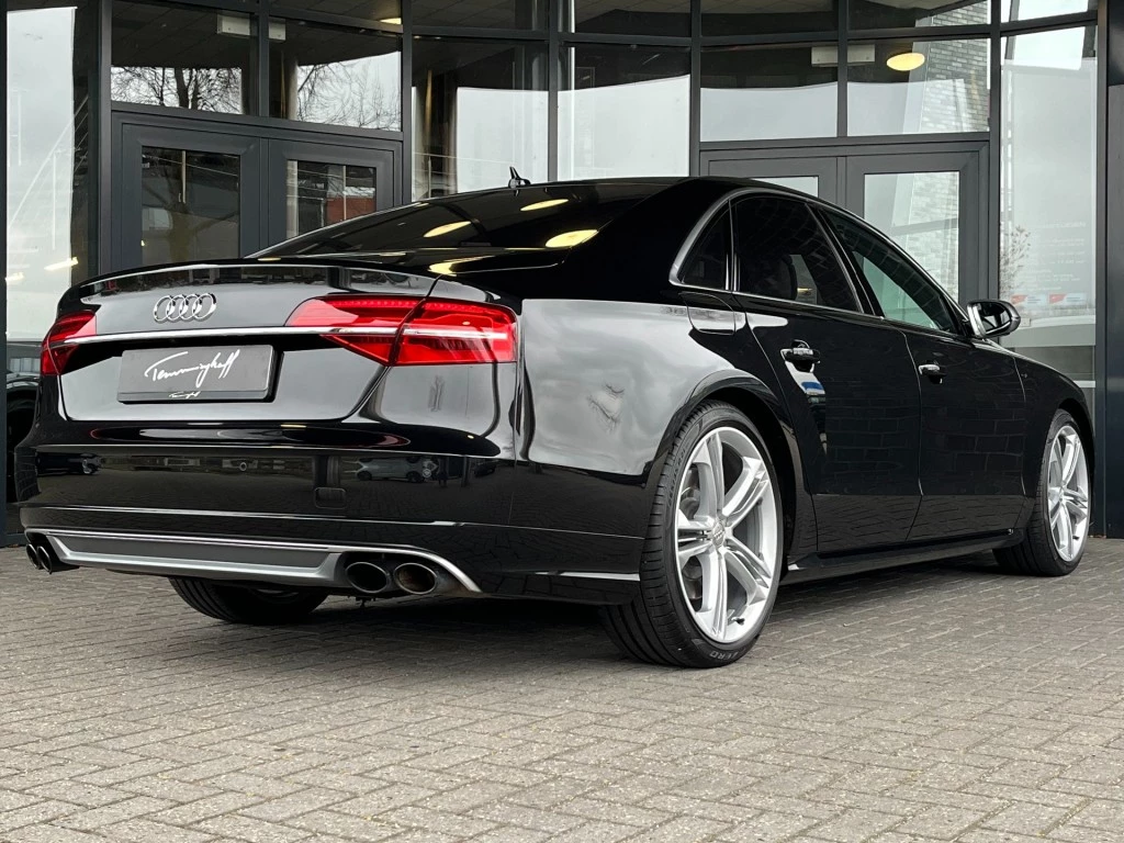 Hoofdafbeelding Audi S8