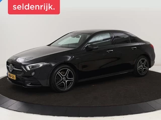 Mercedes-Benz A-klasse 250e Business Solution AMG | Panoramadak | Adaptive cruise | Matrix LED | Carplay | Keyless | Stoelverwarming | Memory | Navigatie | Leder/Alcantara | Camera | PHEV | Plug In