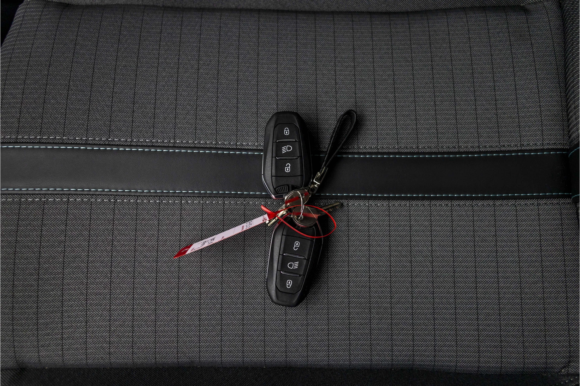 Hoofdafbeelding Peugeot e-2008
