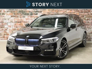 BMW 5 Serie Touring 530i High Executive M Sport Pakket Automaat / Active Steering / Trekhaak / Remote Parking / Panoramadak / Head-up Display / Driving Assistant Plus / Comfort Access / Hifi / Stoelverwarming Voor + Achter / 19 Inch /