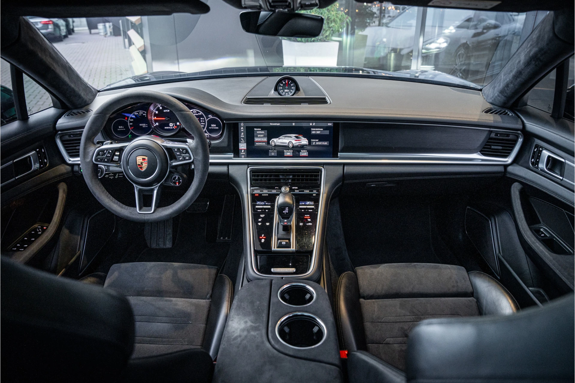 Hoofdafbeelding Porsche Panamera