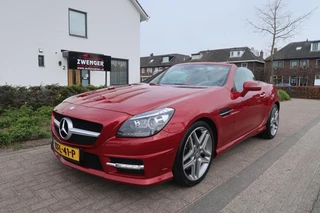 Hoofdafbeelding Mercedes-Benz SLK Mercedes SLK-klasse 350 AMG PANORAMADAK|KEYLESS|MEMORY|AIRSCARF|RODE-GORDELS|NAVIGATIE|ZEER MOOI