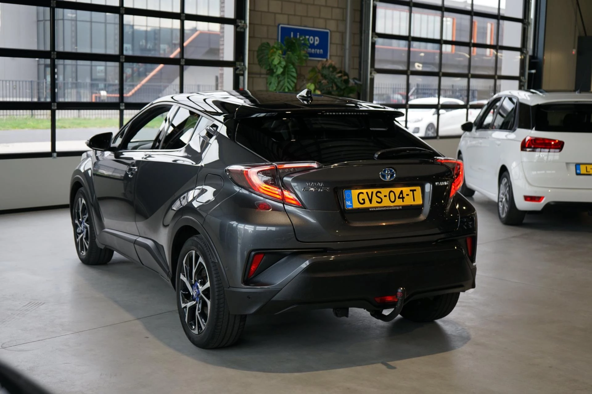 Hoofdafbeelding Toyota C-HR