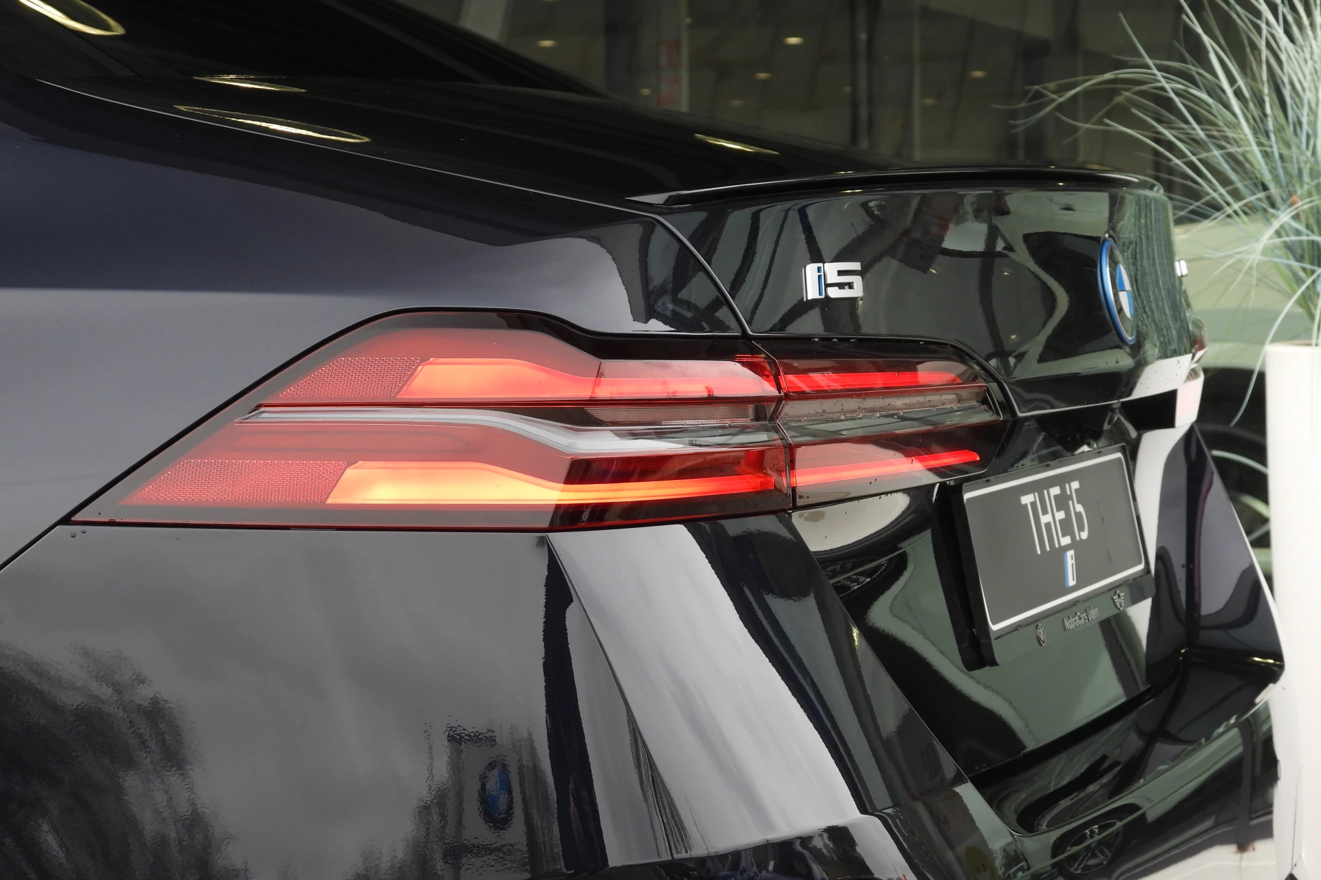 Hoofdafbeelding BMW i5