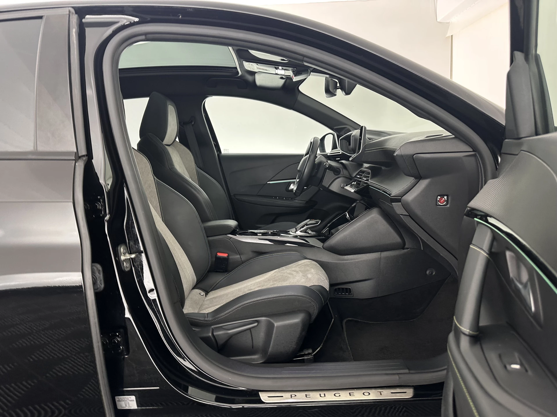 Hoofdafbeelding Peugeot e-208