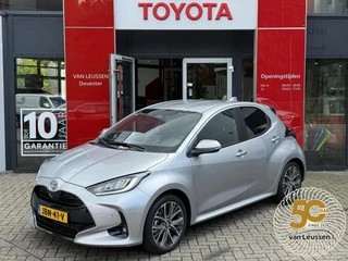 Toyota Yaris 1.5 HYBRID 130 EXECUTIVE BLIND-SPOT KEYLESS STOEL/STUURVERW 17"LM-VELGEN PRIVACY-GLASS HALF-LEDER AD-CRUISE APPLE/ANDROID