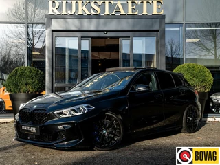 BMW 1-serie M135i xDrive High Executive|PANO|MAXTON|19''