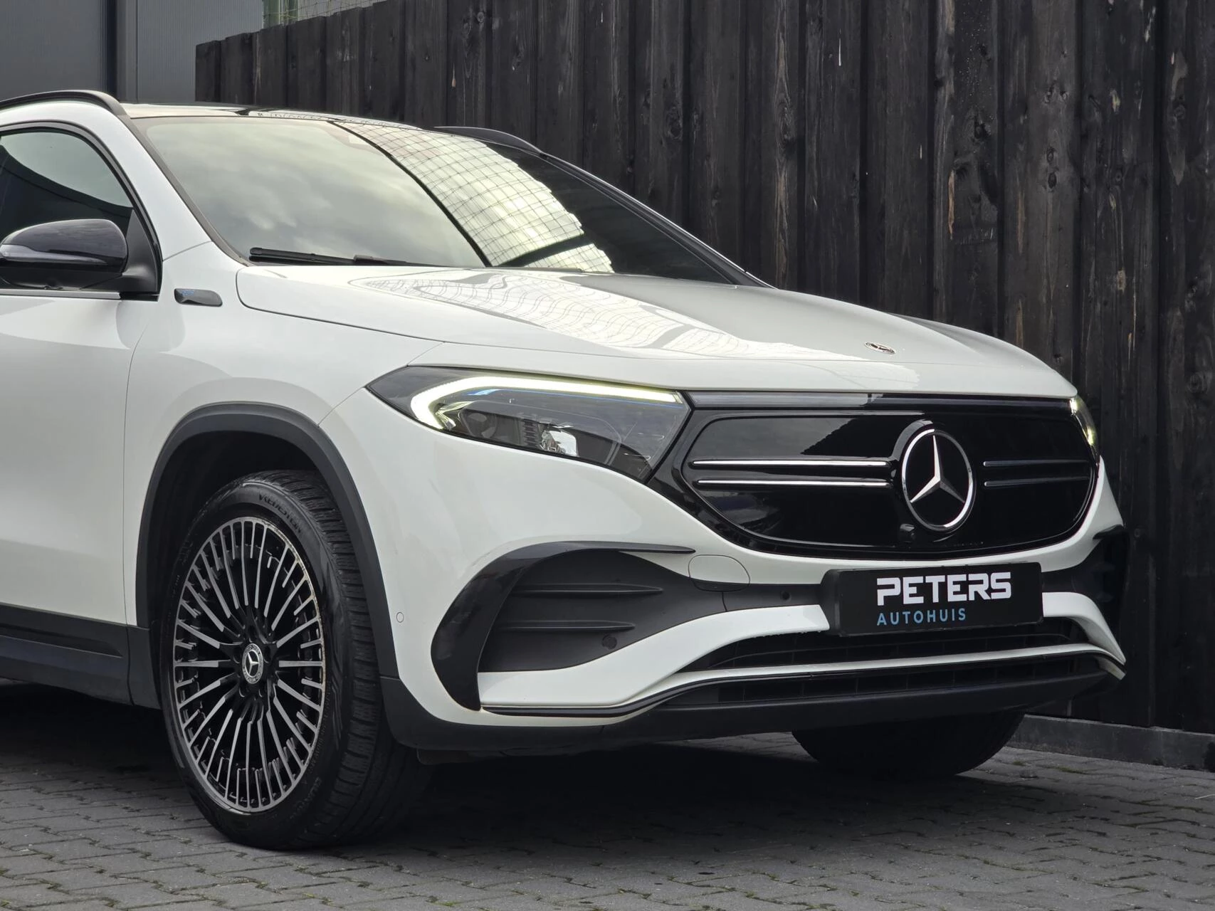 Hoofdafbeelding Mercedes-Benz EQA