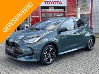 Toyota Yaris HYBRID 115 DYNAMIC NL-AUTO 2025-MODEL NIEUW EN DIRECT LEVERBAAR!!! COMFORT-PACK STOEL/STUURVERW BLIND-SPOT PARK-SENSOREN APPLE/ANDROID LED