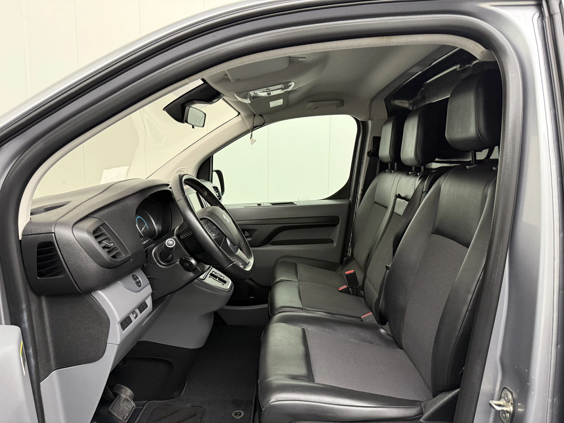 Hoofdafbeelding Peugeot e-Expert