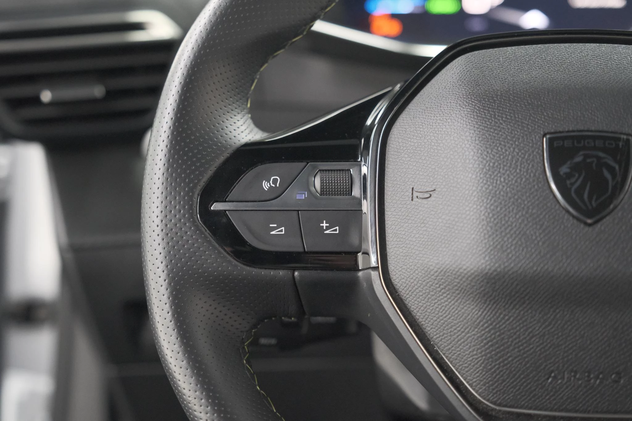 Hoofdafbeelding Peugeot e-2008