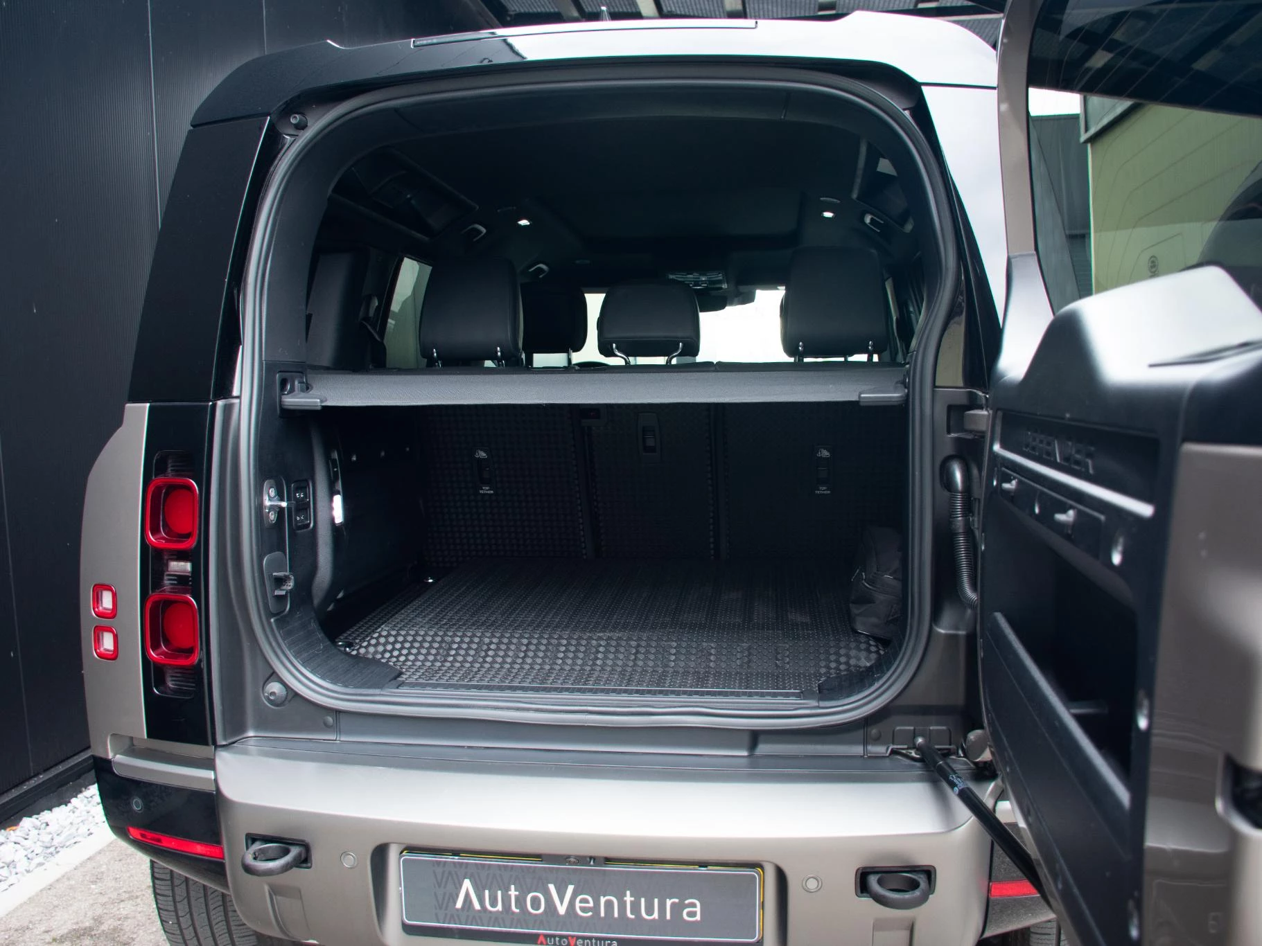 Hoofdafbeelding Land Rover Defender