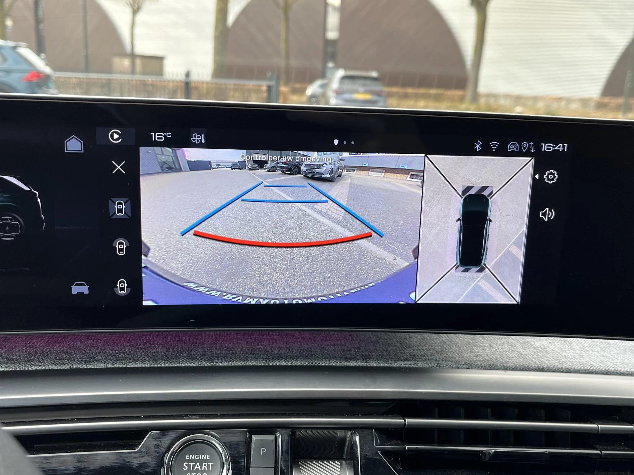 Hoofdafbeelding Peugeot e-5008