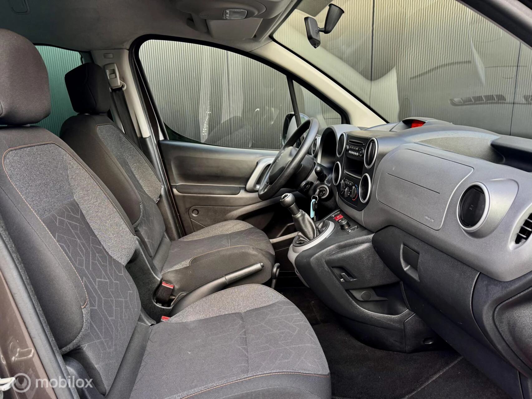 Hoofdafbeelding Peugeot Partner