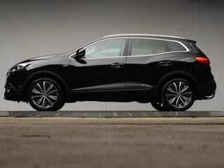 Renault Kadjar 1.2 TCe Bose (NAVI,LED,XENON,CAMERA,CRUISE,CLIMATE,TREKHAAK,GETINT,SPORTSTOELEN,TREKHAAK,PDC,NETTESTAAT)