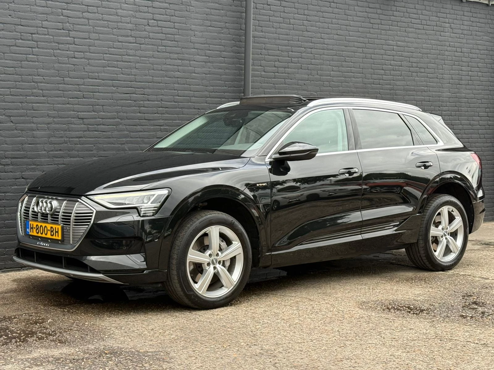 Hoofdafbeelding Audi e-tron