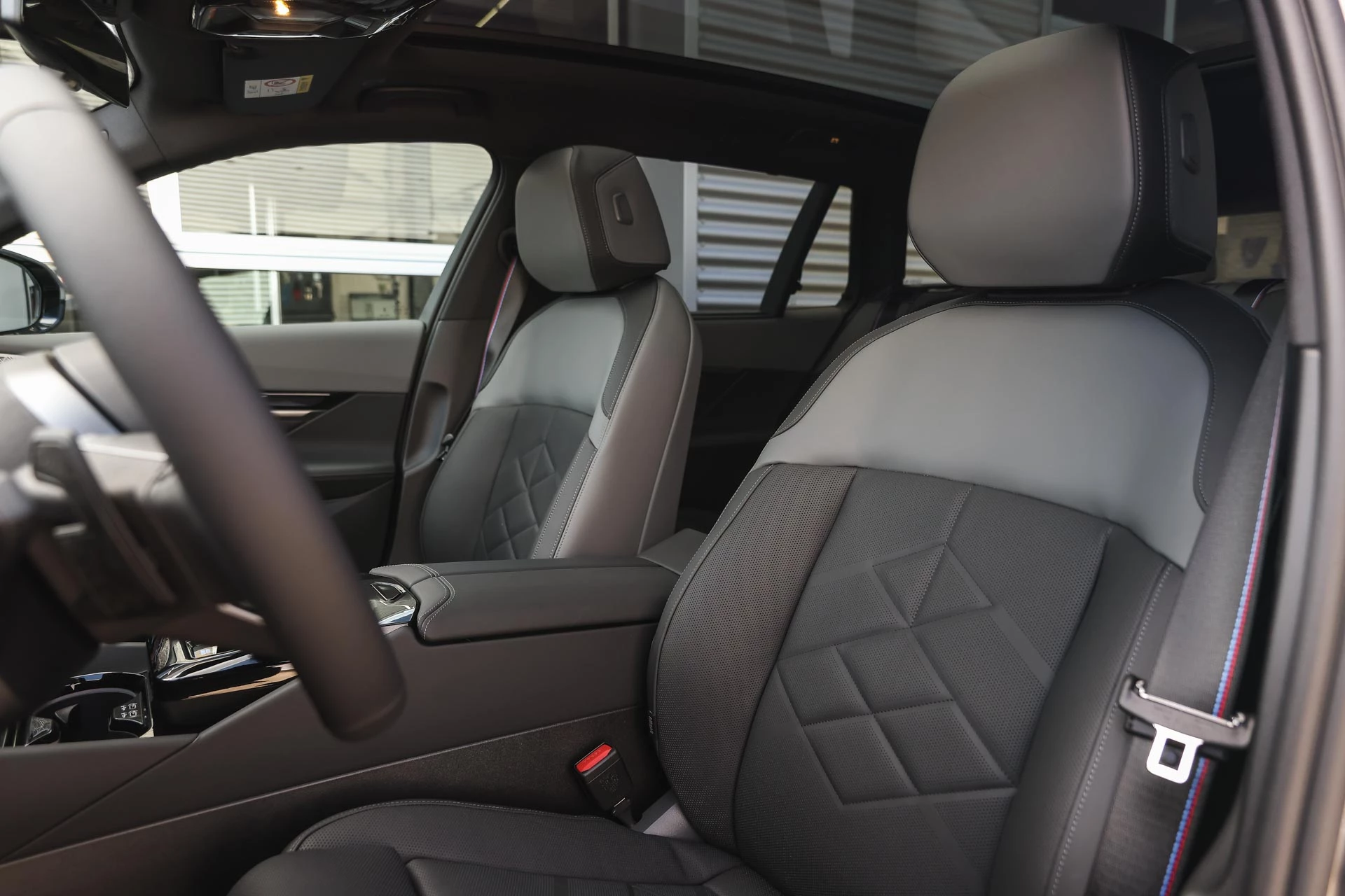 Hoofdafbeelding BMW i5