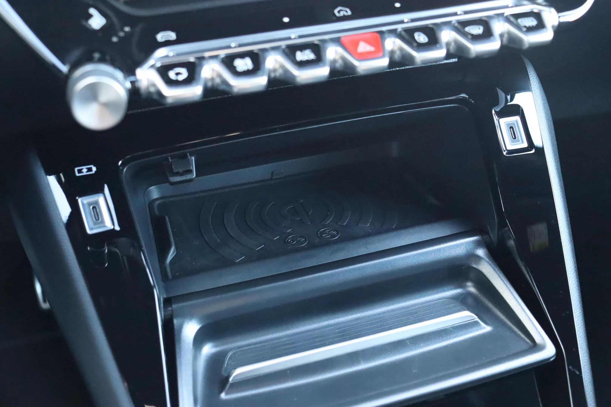 Hoofdafbeelding Peugeot e-2008