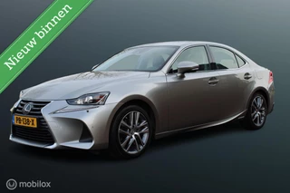 Hoofdafbeelding Lexus IS Lexus IS 300h Hybrid Business Line, Stoelverw, Camera, Pdc voor + achter, Cruise, Half Leder, Navi, 17 inch Lmv.