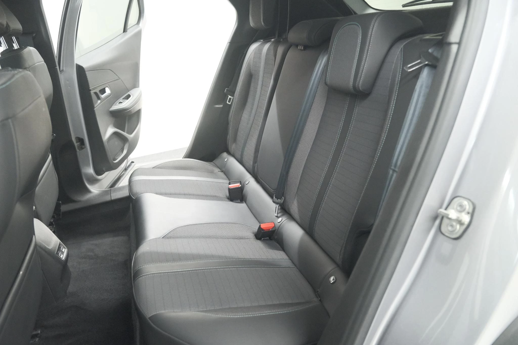 Hoofdafbeelding Peugeot e-2008
