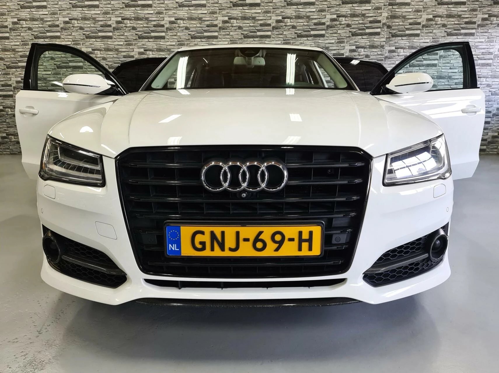 Hoofdafbeelding Audi S8