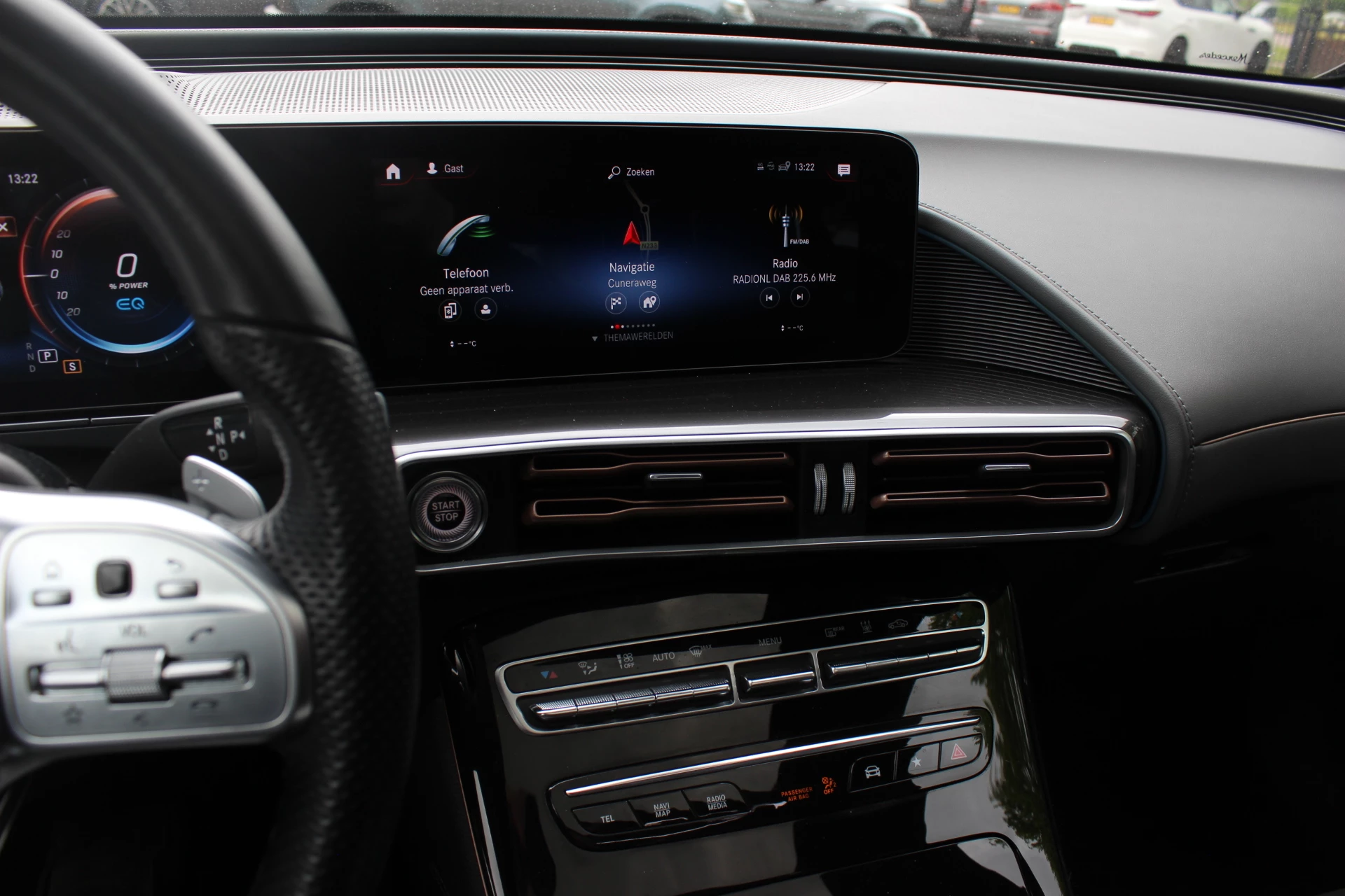 Hoofdafbeelding Mercedes-Benz EQC