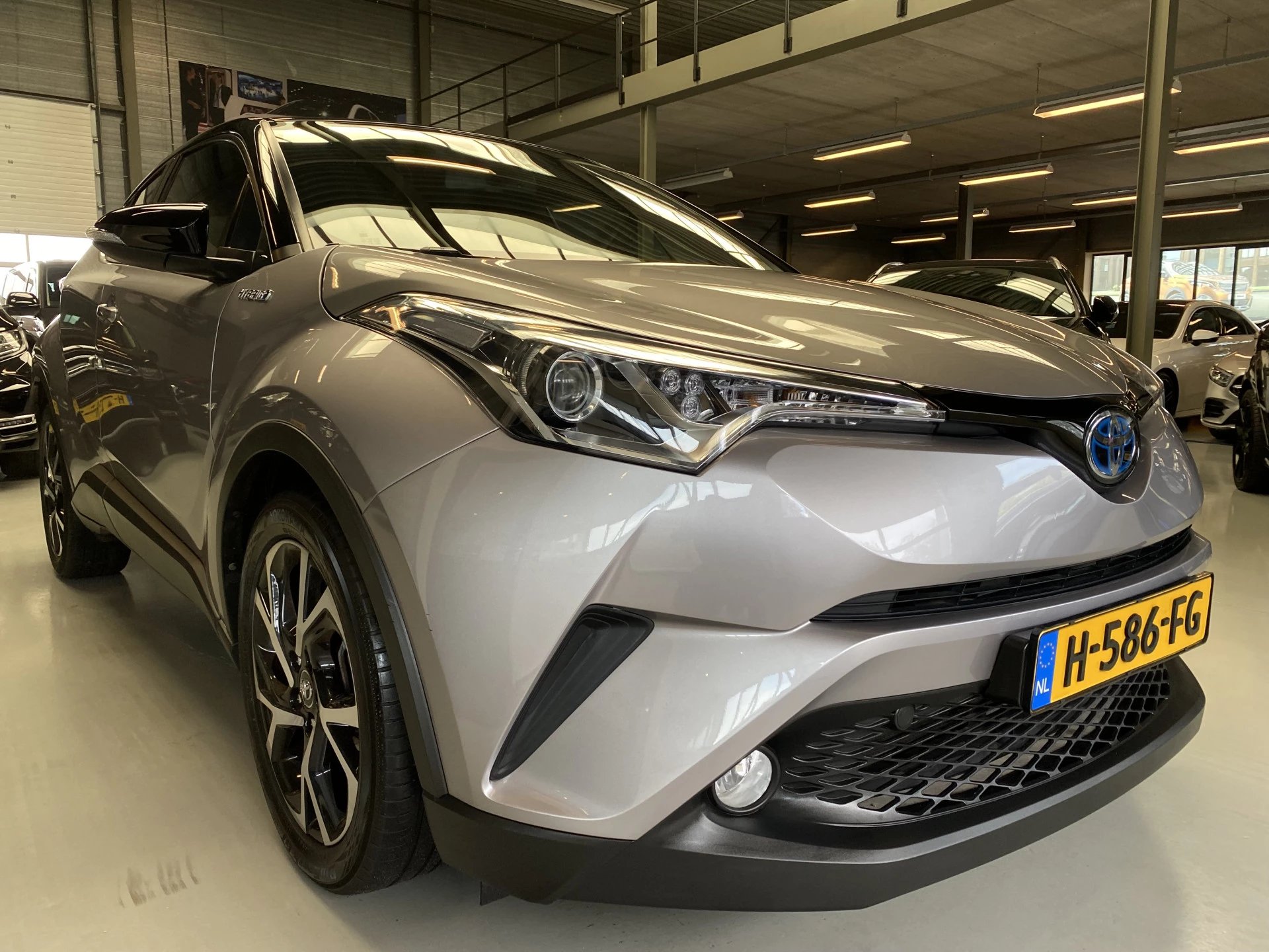 Hoofdafbeelding Toyota C-HR