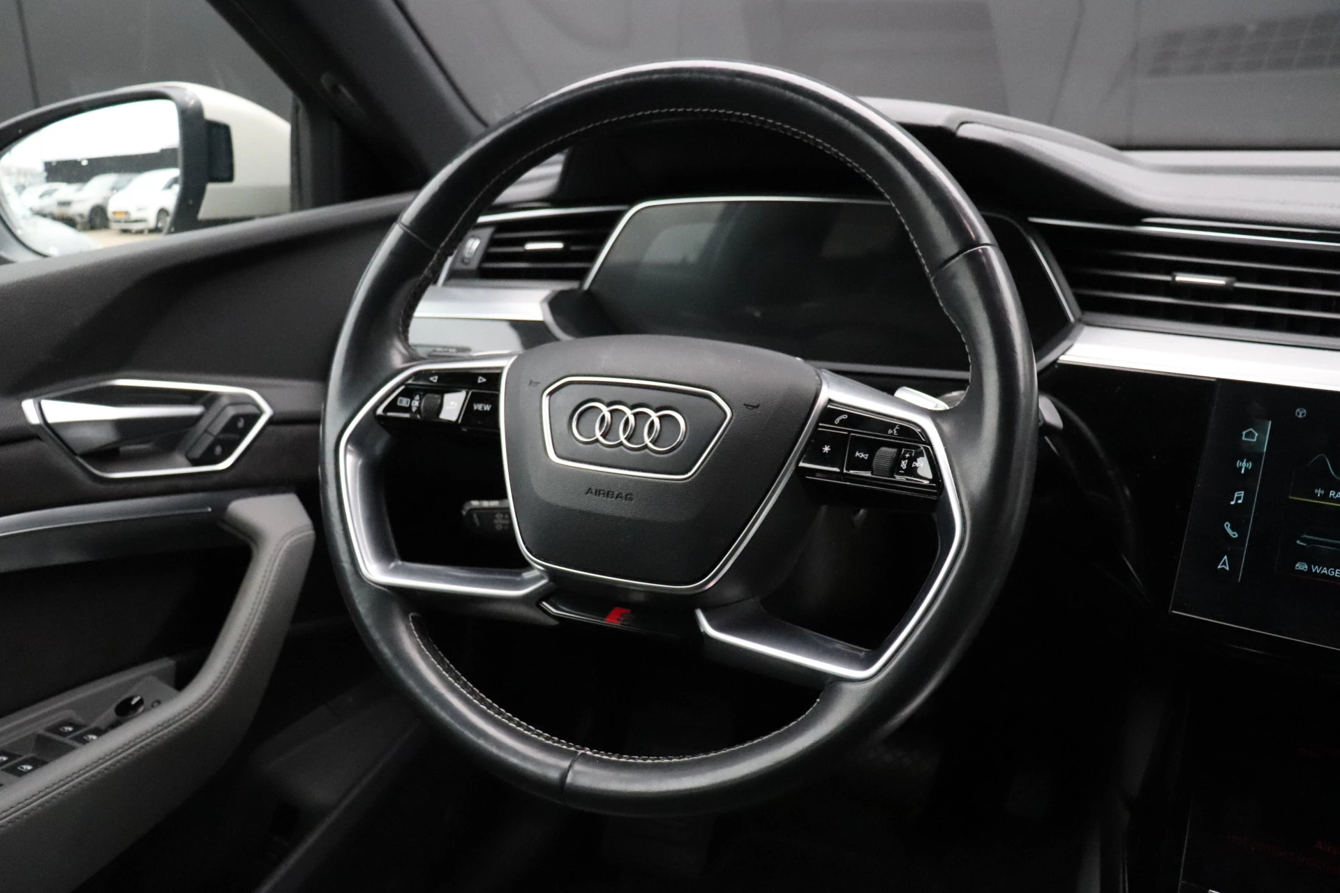Hoofdafbeelding Audi e-tron