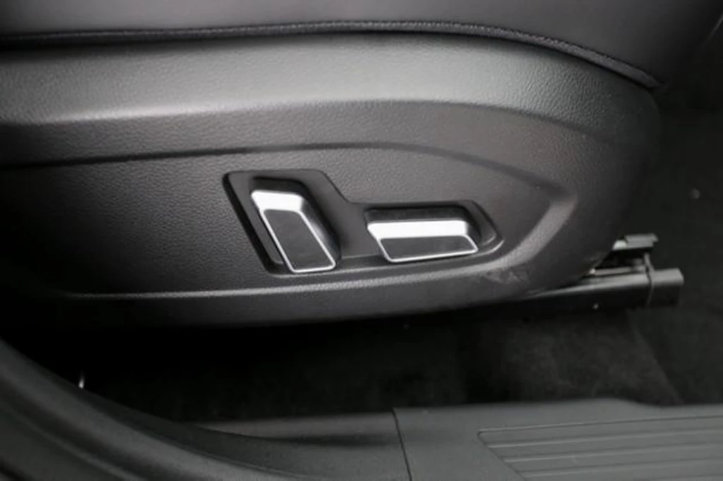Hoofdafbeelding DFSK E5 PHEV