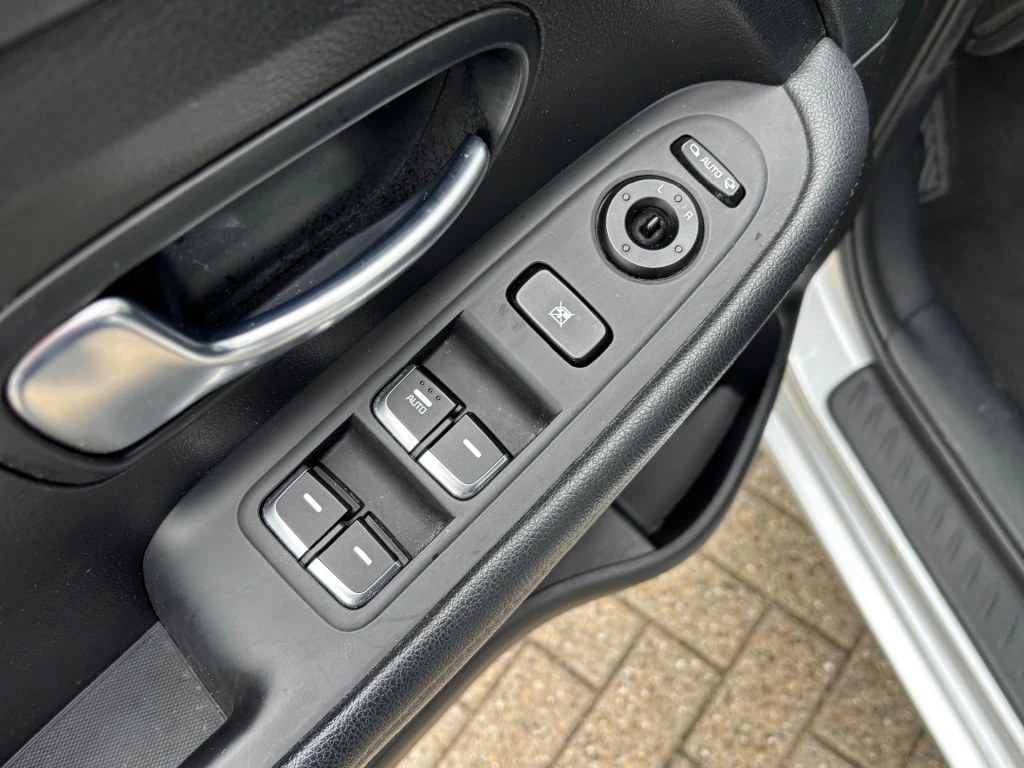 Hoofdafbeelding Kia Carens
