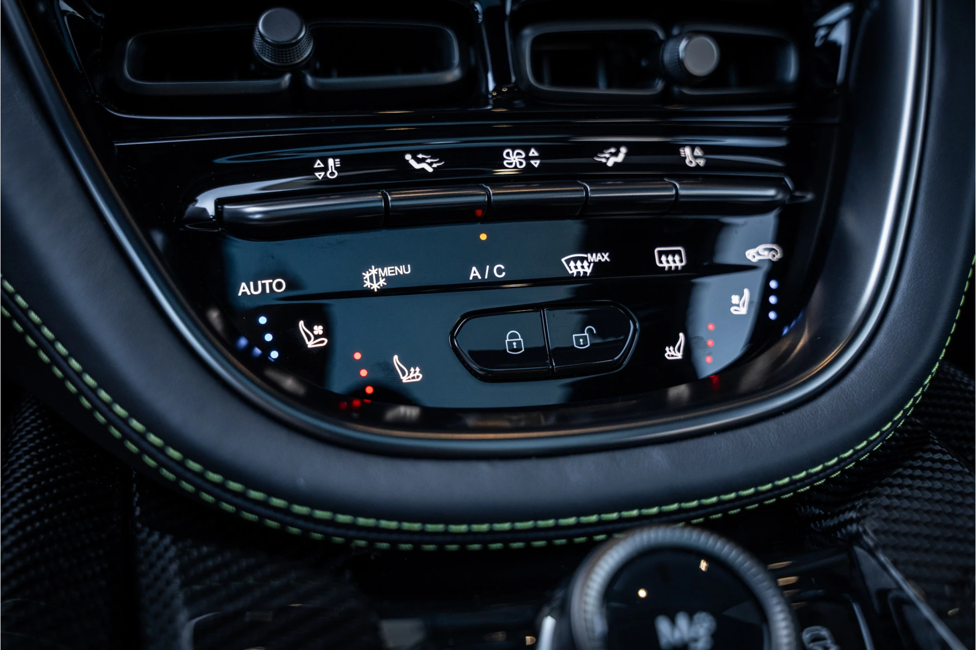 Hoofdafbeelding Aston Martin DBX