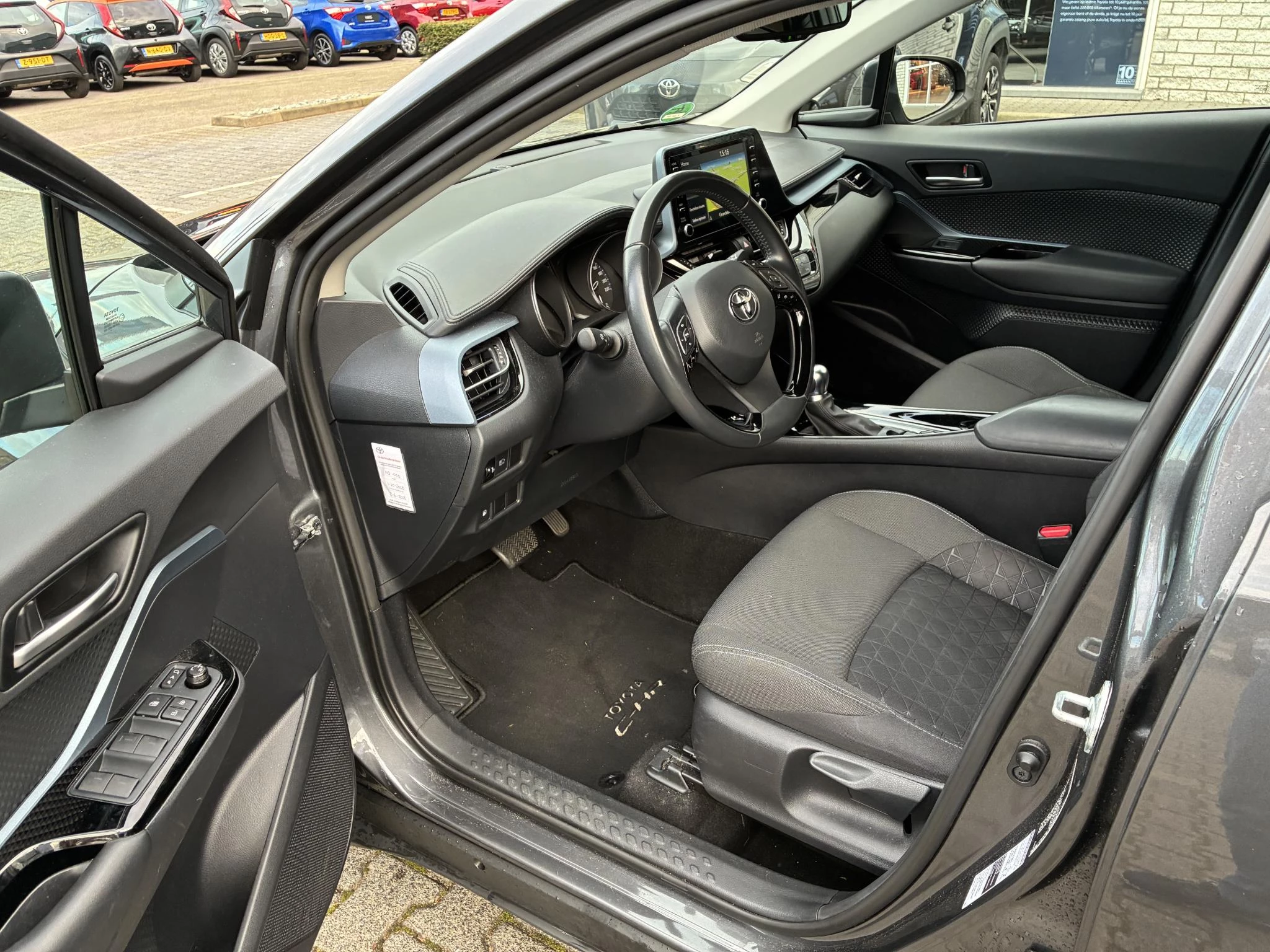 Hoofdafbeelding Toyota C-HR