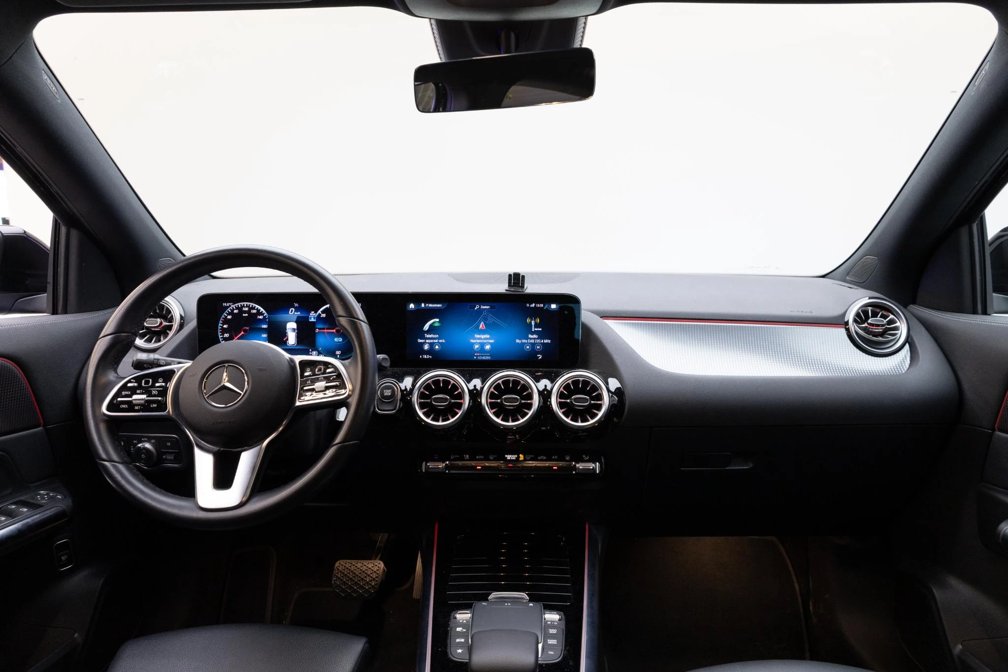 Hoofdafbeelding Mercedes-Benz EQA