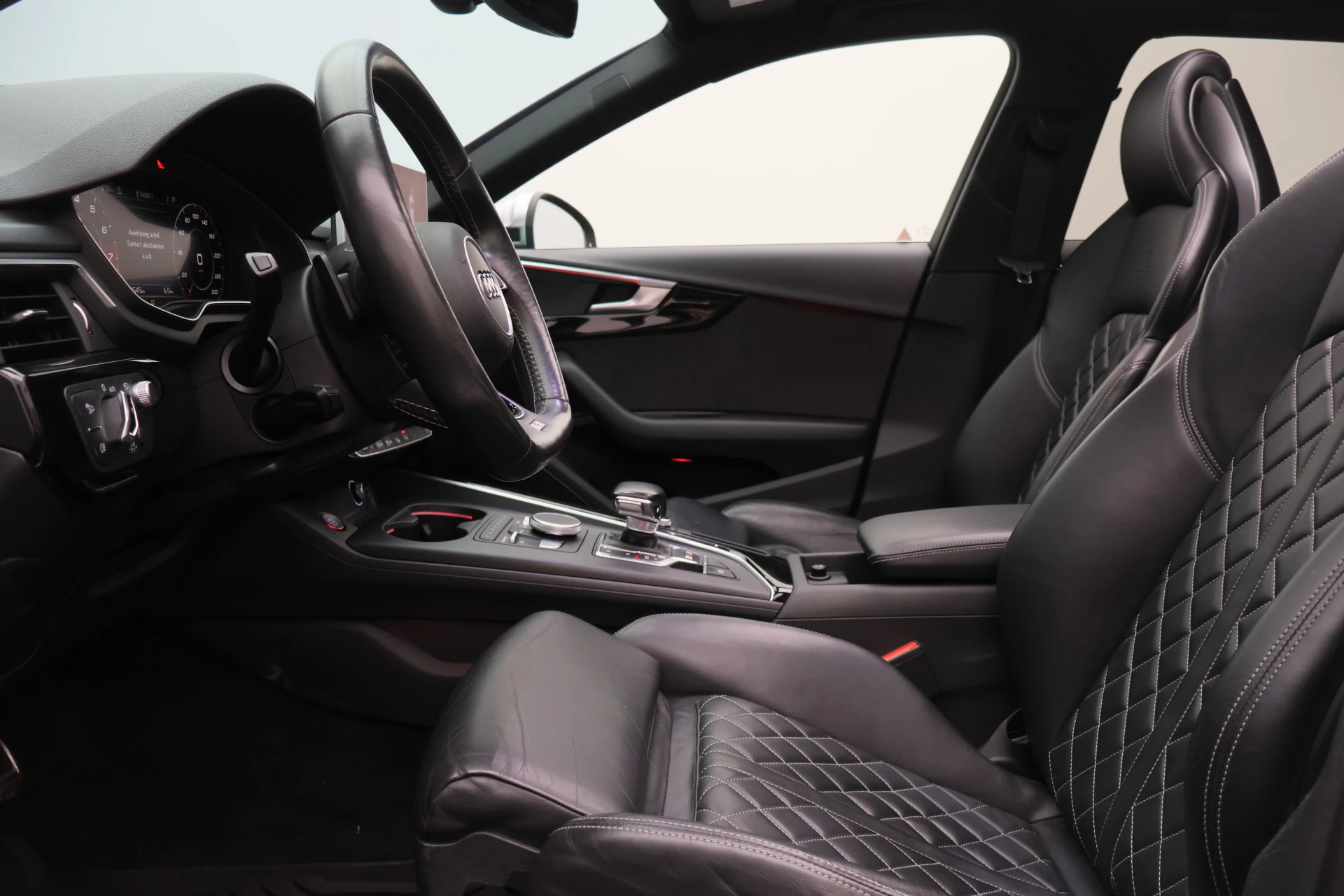 Hoofdafbeelding Audi S4