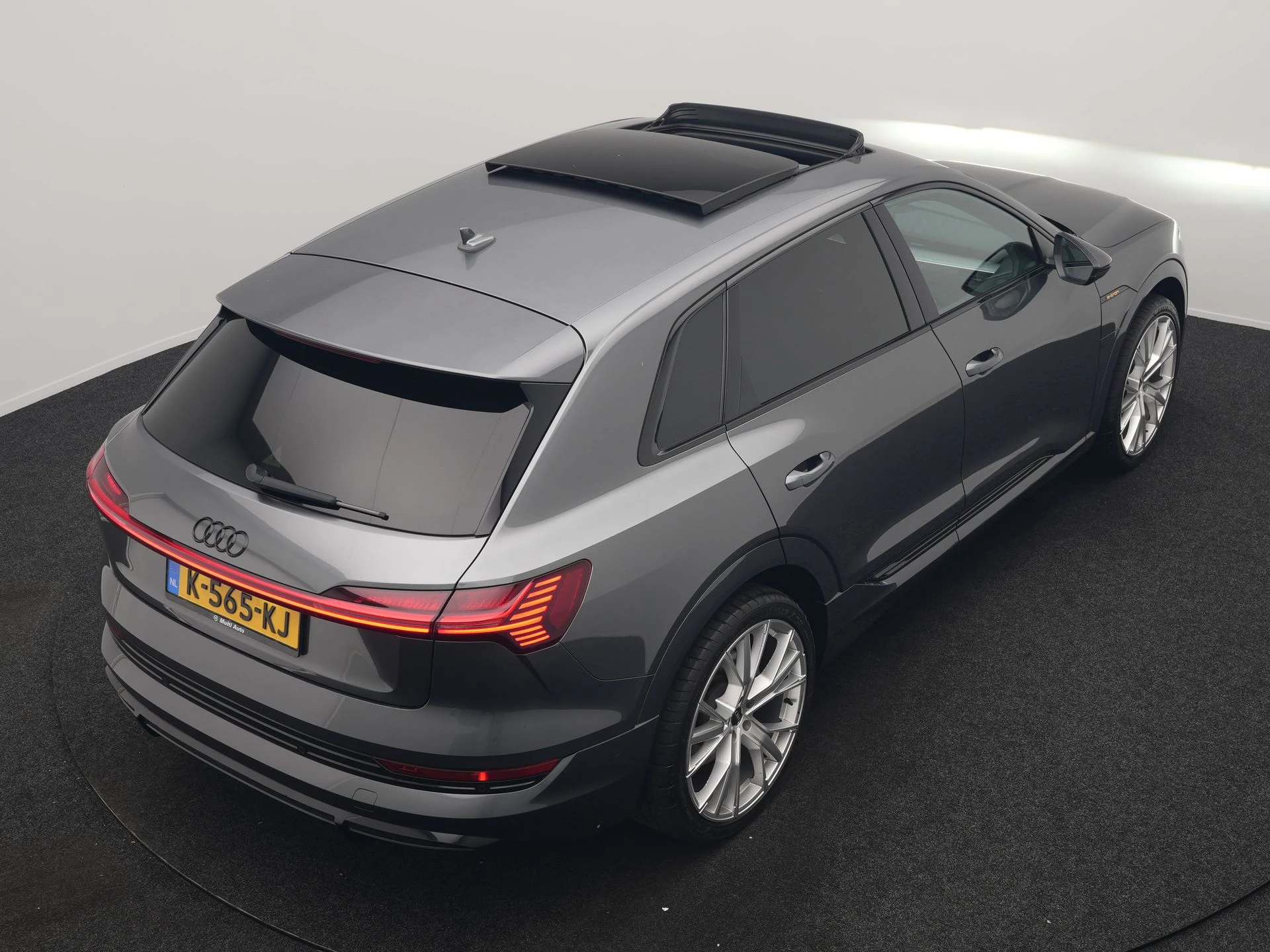 Hoofdafbeelding Audi e-tron
