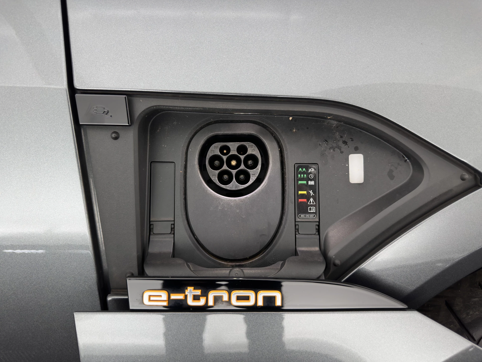 Hoofdafbeelding Audi e-tron